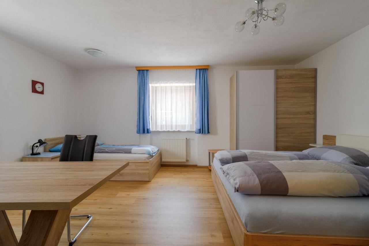 Haus Schimpfoessl Apartment Flirsch Exterior photo