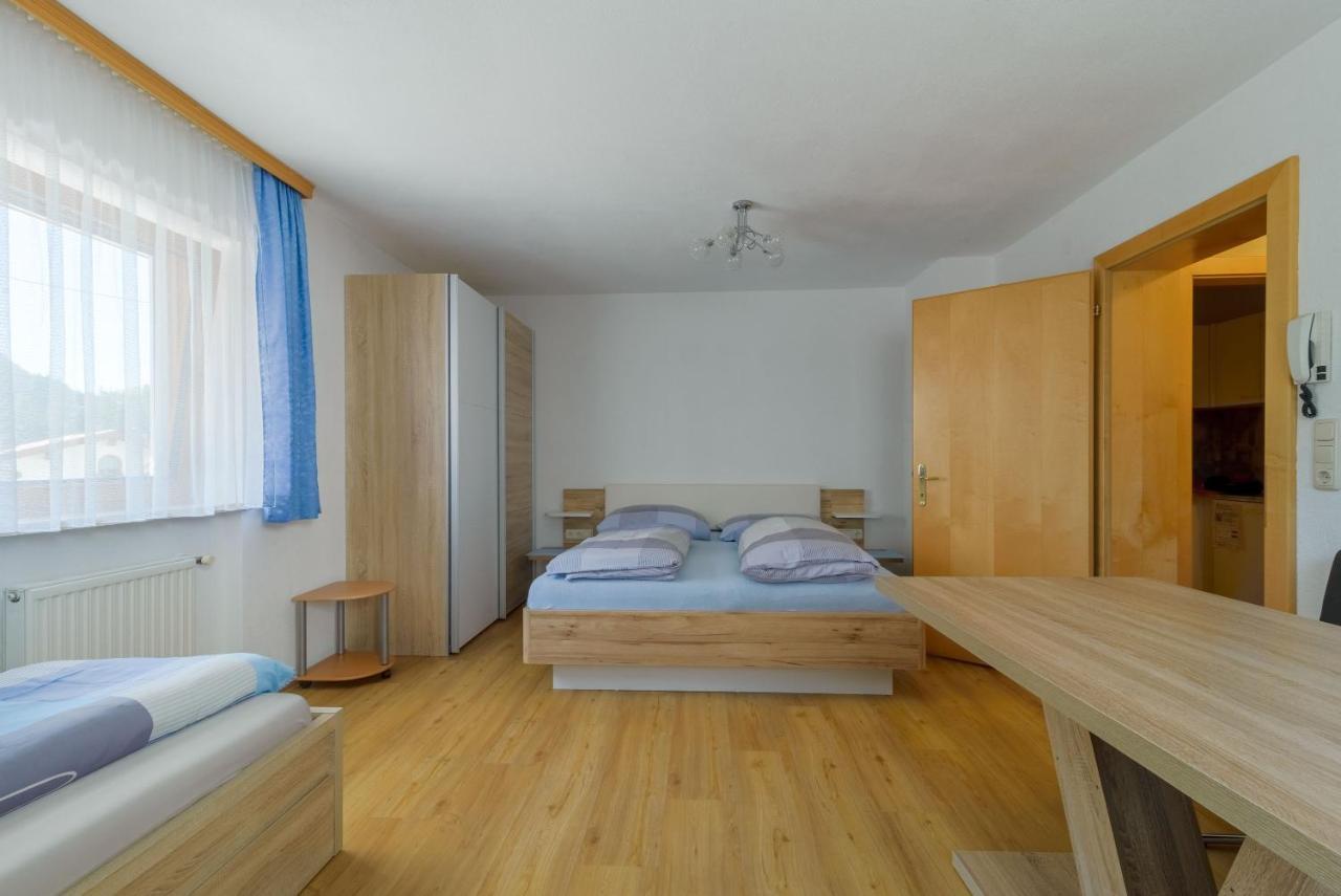 Haus Schimpfoessl Apartment Flirsch Exterior photo