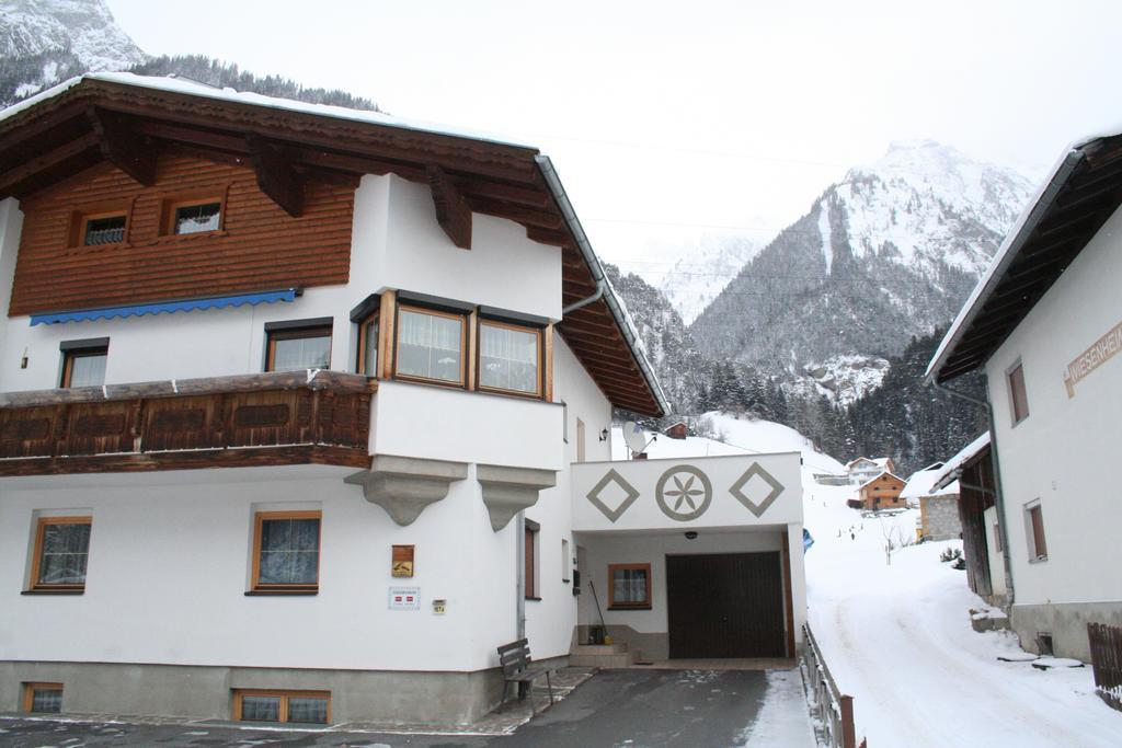 Haus Schimpfoessl Apartment Flirsch Exterior photo