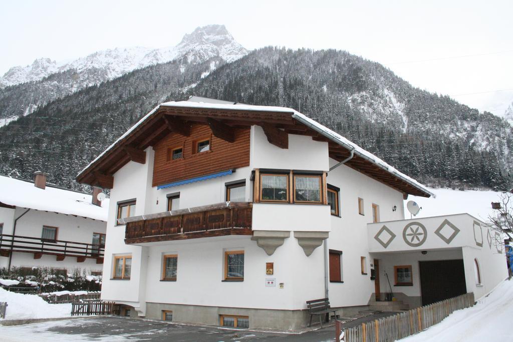 Haus Schimpfoessl Apartment Flirsch Exterior photo